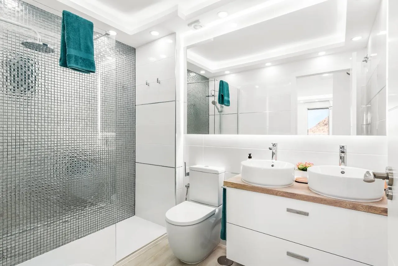 Apartment 3C Atico Vista Hermosa Wifi Pool,Tennis,Padel,Park Los Cristianos