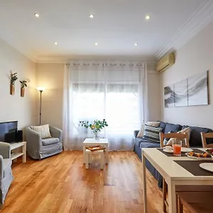 https://sagrada-familia-gaudi-apartment.topbarcelonahotels.com