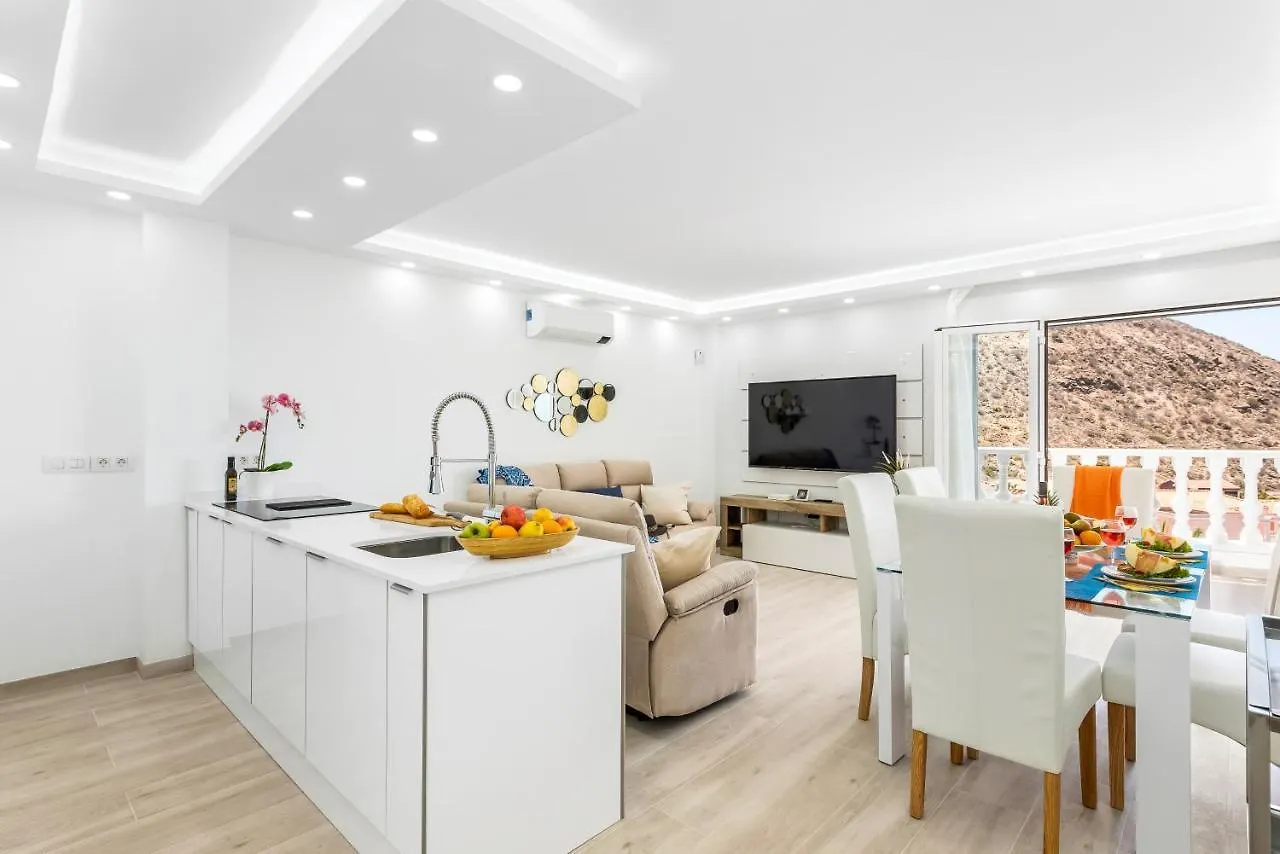 3C Atico Vista Hermosa Wifi Pool,Tennis,Padel,Park Los Cristianos  Apartment